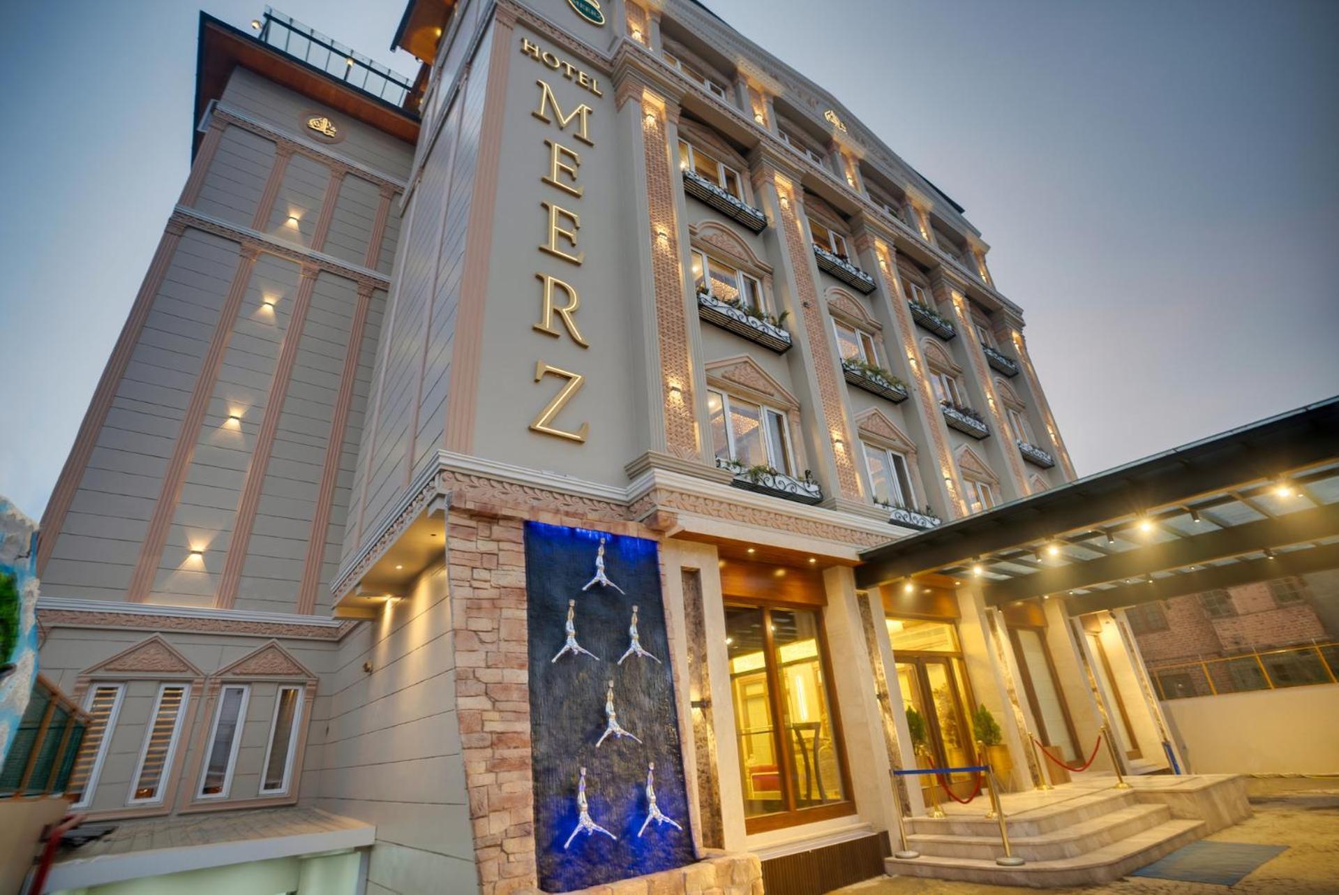 Hotel Meerz Srīnagar 外观 照片